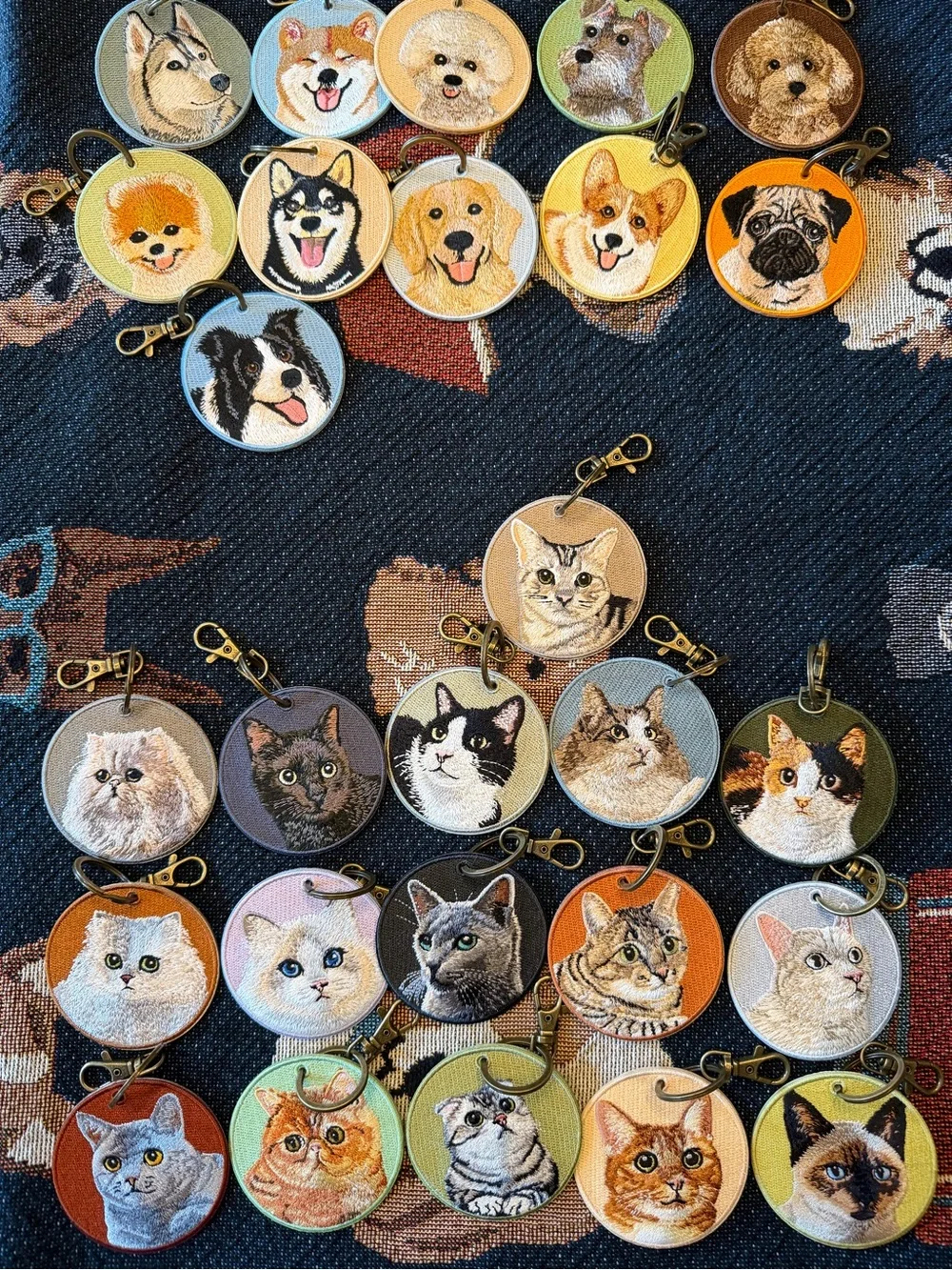 Double-Sided Embroidered Keychain – Maine Coon Style Cat Bag Charm